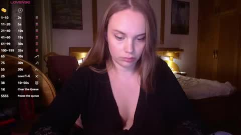 Lana online show from May 1, 7:17 pm