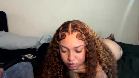 SheSquirts online show from May 21, 3:04 am