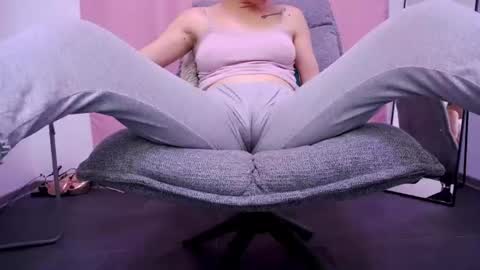 Beatrice Moan from LovenseWet from Tip MenuOpen for Private online show from August 6, 9:22 pm