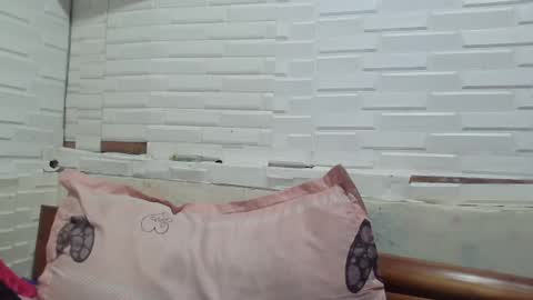 Snapshot of wettyhottie69 chatting on December 12, 12:59 am wettyhottie69 online show from December 12, 12:59 am