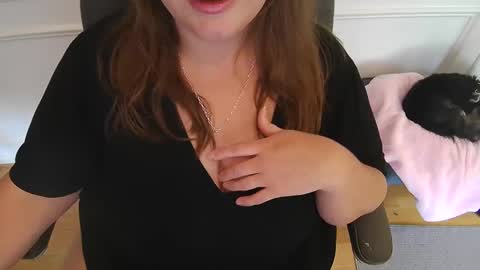 Snapshot of wetwordsonly chatting on September 24, 4:28 pm WetWordsOnly online show from September 24, 4:28 pm