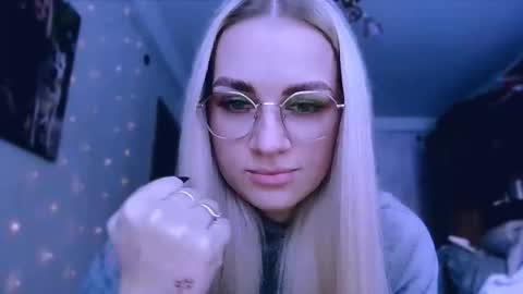 whitehex666 online show from January 12, 12:43 pm