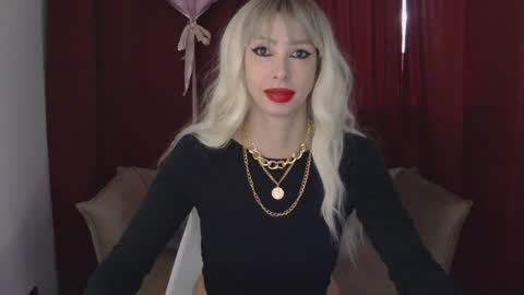 Snapshot of whitequeen888 chatting on February 3, 10:58 am White Queen online show from February 3, 10:58 am