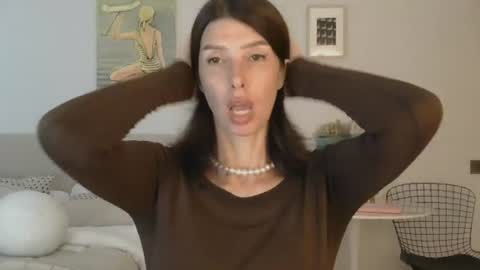 White Queen online show from July 9, 12:29 pm
