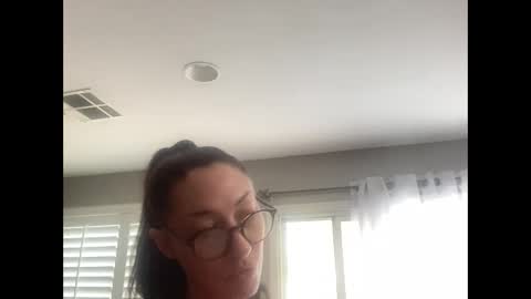 iamwhitneyoc online show from May 13, 3:18 pm