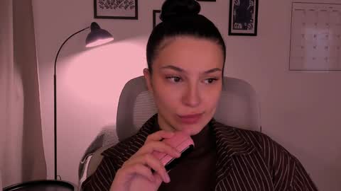 whoislulu online show from March 16, 7:40 pm