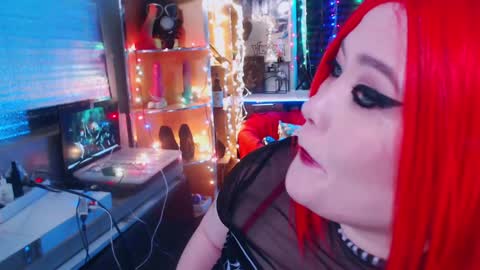 Laura  online show from January 11, 11:02 pm