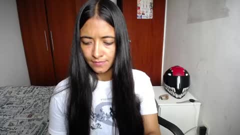 Ilauren online show from August 4, 6:58 pm