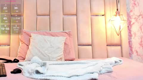 wild_firee_ online show from September 26, 8:17 pm