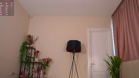 Mia online show from July 11, 4:34 am