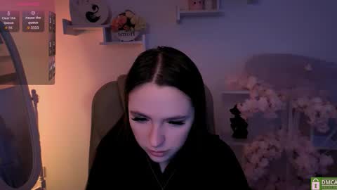 Snapshot of wildhoney_xo chatting on October 5, 5:45 am Kara online show from October 5, 5:45 am