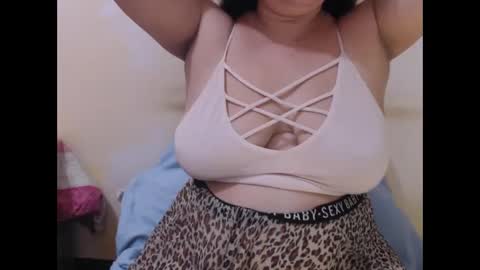 wildhotasianx online show from September 25, 2:38 pm