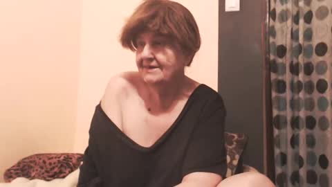 WildRedCat online show from June 5, 9:54 pm