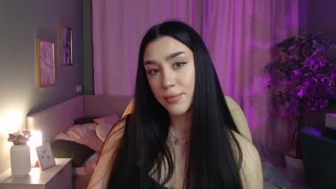 Lola online show from March 17, 7:45 am