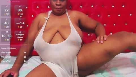 Snapshot of wonderfuldiana chatting on October 19, 6:48 am online show from October 19, 6:48 am