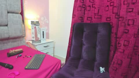 Snapshot of wonderkloe_ chatting on October 19, 8:55 pm wonderkloe_ online show from October 19, 8:55 pm