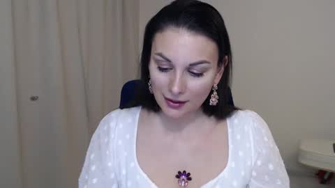 Snapshot of wonderr_woman chatting on February 24, 9:52 pm wonderr_woman online show from February 24, 9:52 pm