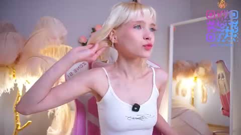 wow_angel online show from June 20, 5:33 am
