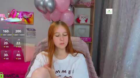 wow_emma_ online show from June 18, 1:49 pm