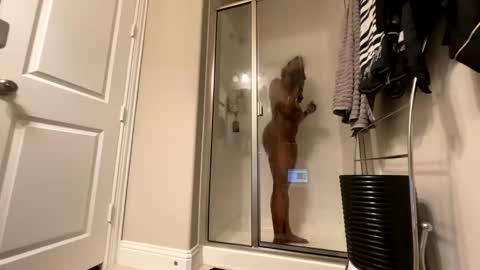 Snapshot of wynterheat chatting on October 9, 2:37 am Wynter Heat online show from October 9, 2:37 am