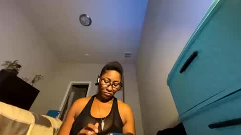 Snapshot of wynterheat chatting on October 12, 11:01 am Wynter Heat online show from October 12, 11:01 am