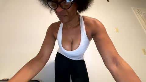 Snapshot of wynterheat chatting on January 17, 8:02 am Wynter Heat online show from January 17, 8:02 am