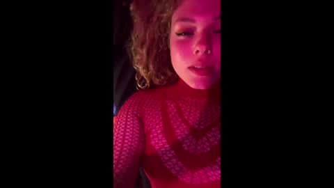 x3maxmaybe online show from March 12, 4:59 am