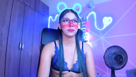 Snapshot of xallysonx_ chatting on February 13, 11:28 am XALLYSONX online show from February 13, 11:28 am