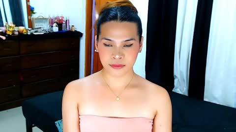 Xia Addison online show from May 29, 11:30 am
