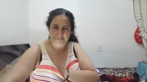 Snapshot of xime5144838 chatting on February 15, 1:21 am Ximena online show from February 15, 1:21 am