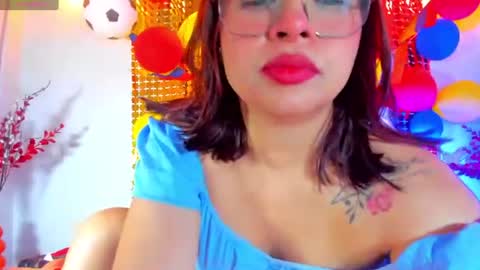 tifanny  online show from June 24, 7:02 pm