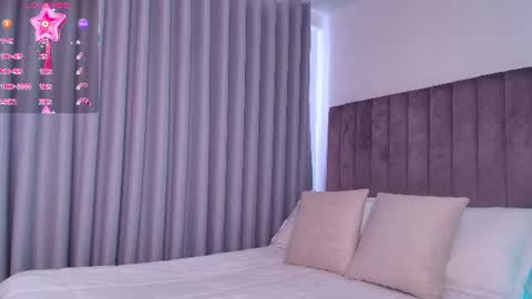 XIMENA LOPEZ online show from July 7, 1:36 pm