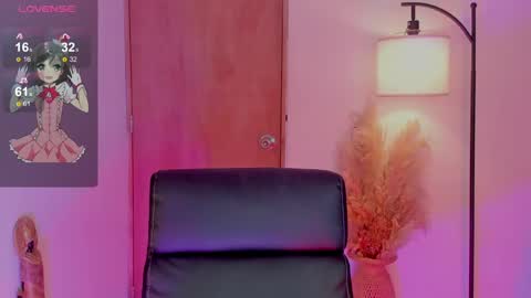 Snapshot of ximena_sotto1 chatting on December 28, 10:23 pm camila online show from December 28, 10:23 pm