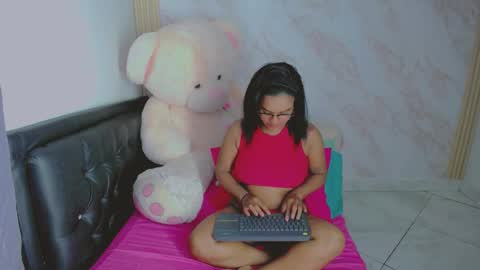 xiomy winklar online show from October 12, 12:18 pm