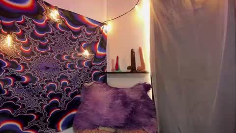 xizette online show from August 1, 4:53 pm