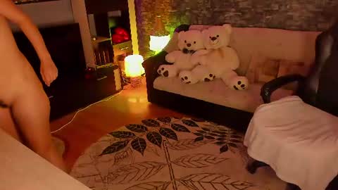 Lara online show from June 30, 9:03 pm