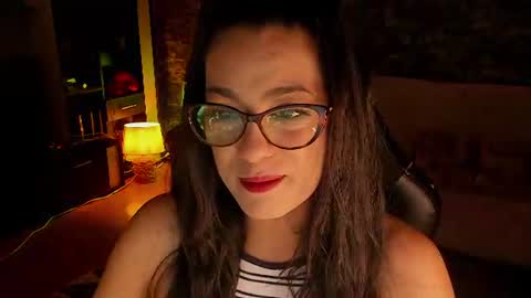 Lara online show from June 15, 9:15 pm