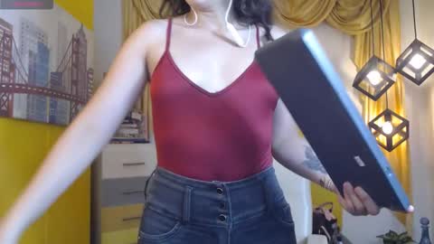 lunna online show from November 11, 7:44 pm