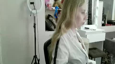 xMilagrosxs online show from April 28, 9:24 am