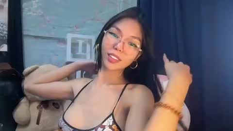 Snapshot of xmonica_cummerx chatting on September 12, 8:45 am Sweet Monica online show from September 12, 8:45 am