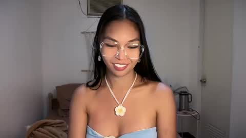 Snapshot of xmonica_cummerx chatting on February 24, 6:36 am Sweet Monica online show from February 24, 6:36 am