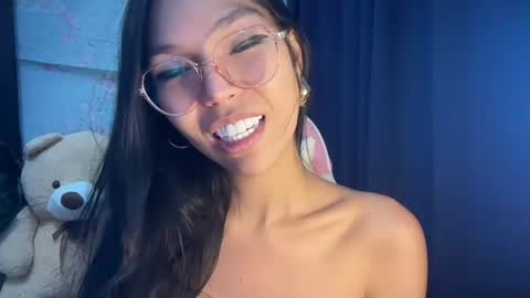 Snapshot of xmonica_cummerx chatting on September 19, 10:03 am Sweet Monica online show from September 19, 10:03 am