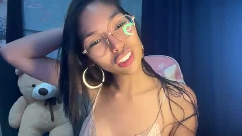 Snapshot of xmonica_cummerx chatting on October 8, 9:24 am Sweet Monica online show from October 8, 9:24 am