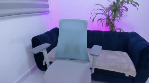 xoxo_angel online show from April 28, 12:19 am
