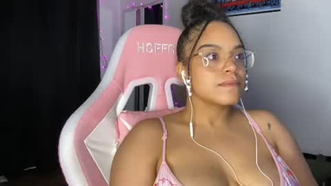 xStarGazingx online show from June 20, 10:13 pm