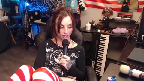 Snapshot of xxlilithmoonxx chatting on September 22, 5:28 am Lilith online show from September 22, 5:28 am