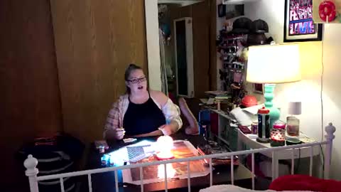 Strawberry Jane online show from June 25, 4:34 am