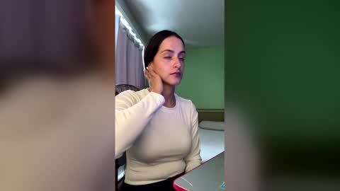 Lola online show from March 14, 3:57 pm