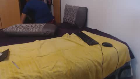 Snapshot of xxxbustybabe27x chatting on September 10, 9:26 pm Ayanda online show from September 10, 9:26 pm