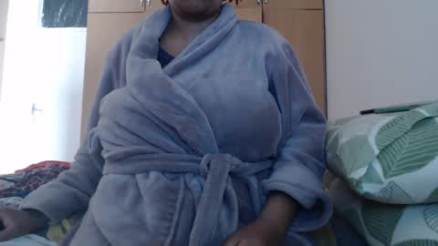 Snapshot of xxxbustybabe27x chatting on February 20, 10:48 am Ayanda online show from February 20, 10:48 am
